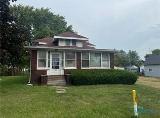 2015 Maginnis Rd, Oregon, OH 43616