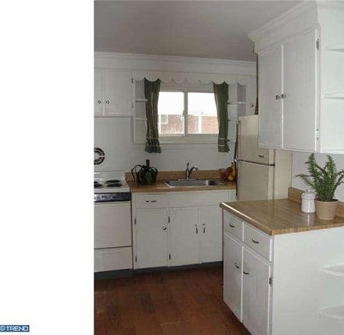 1st image of 17 Deerpond Blvd