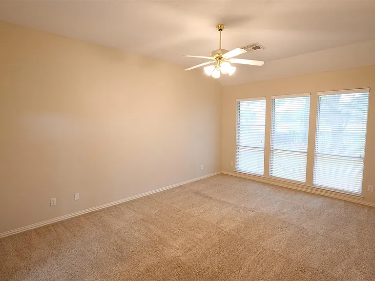 22719 Sierra Lake Ct — Photo 17