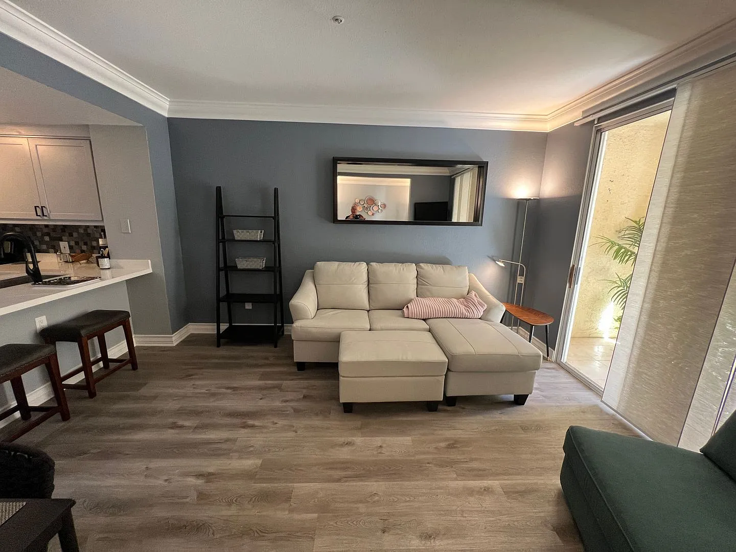 Meridian Fully Furnished Studio Condo - Resort Style Living. Utilities & Internet Services Includ... — Photo 3
