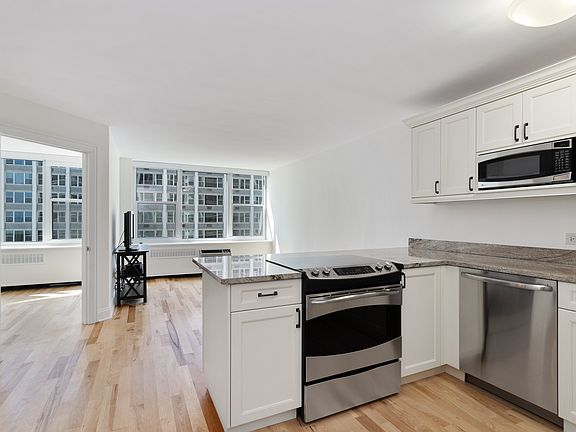 5th image of 4250 N Marine Dr APT 1725