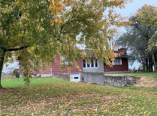 10882 Rock Falls Rd, Orrick, MO 64077