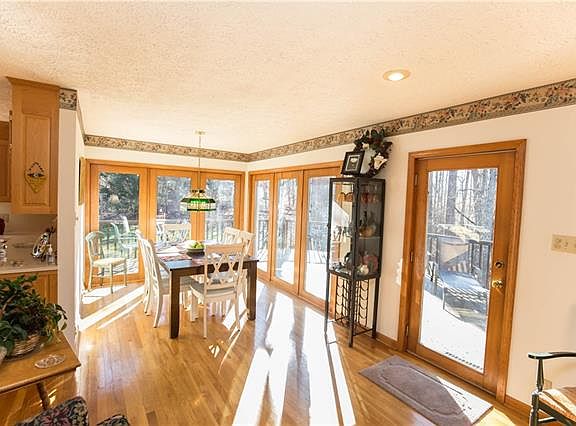 3rd image of 112 Homeplace Ln
