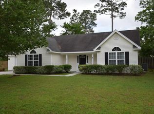2 Grandiflora Ln, Beaufort, SC 29907