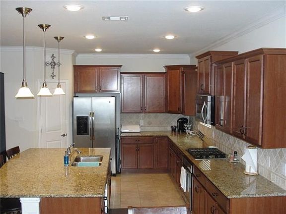 5th image of 692 Hobie Point Dr