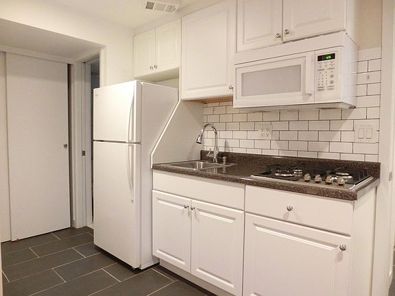 2nd image of 179B Lamport Blvd