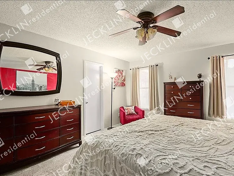 13805 Lothian Dr — Photo 18