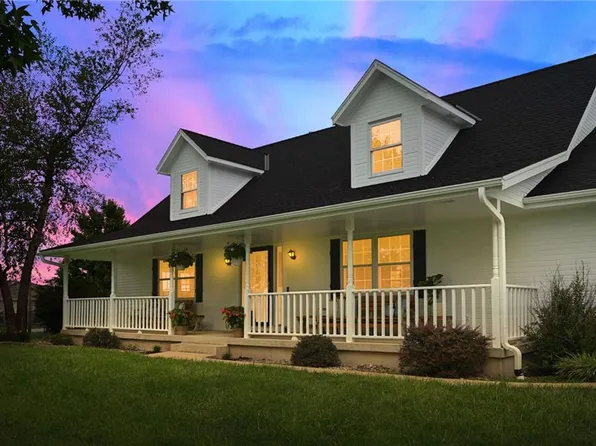 10086 W 278th Ter, Louisburg, KS 66053