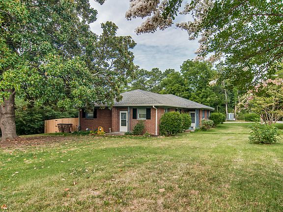2nd image of 308 Woodberry Dr