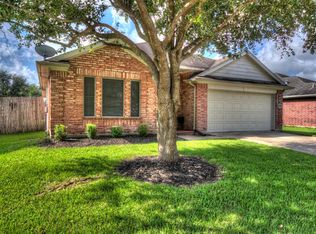9716 Cottage St, Pearland, TX 77584