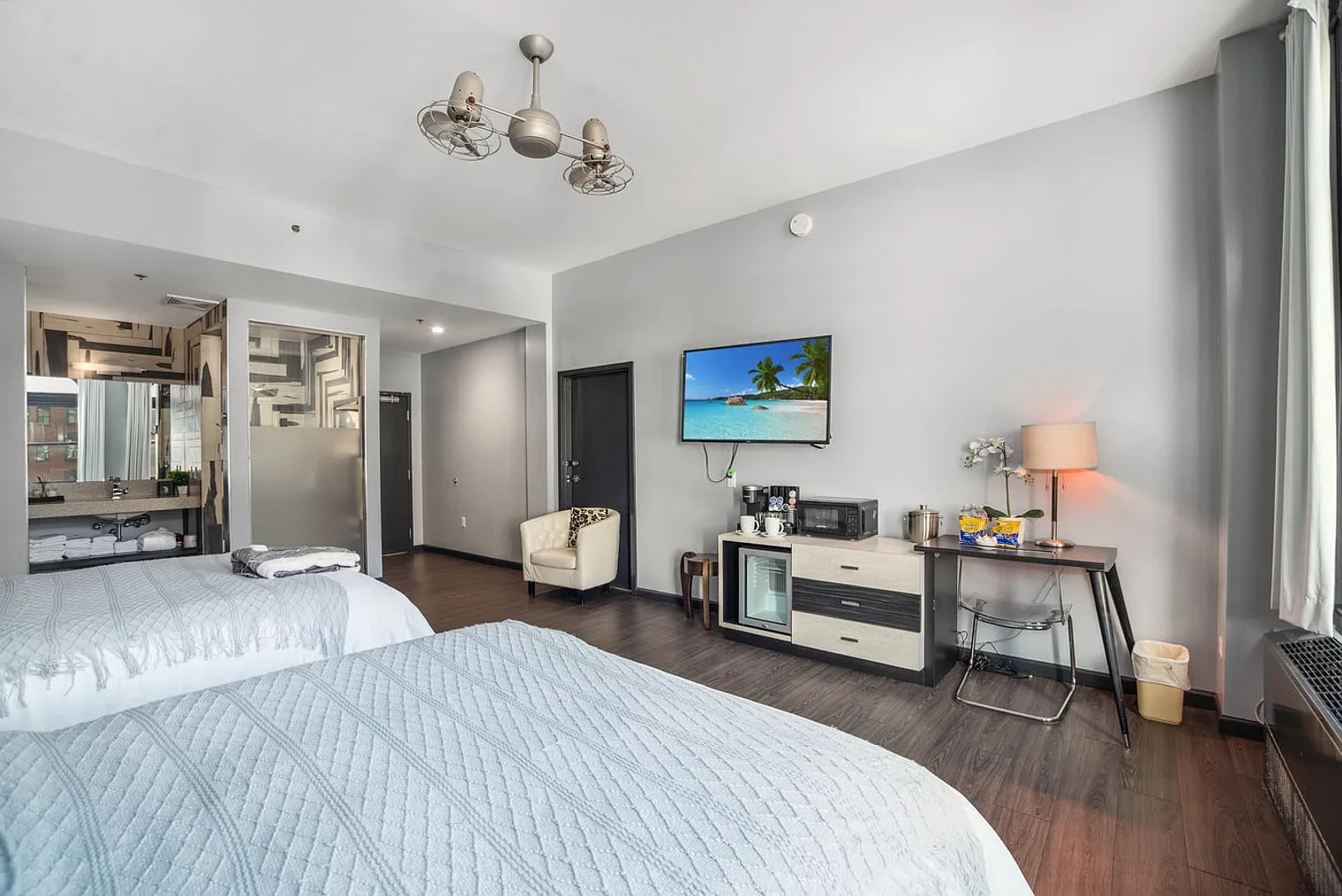 Studio, 1.0 bath, 269 sqft, $3,029 — Photo 2