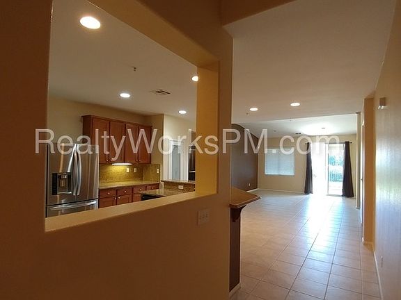 5th image of 6071 Medinah St