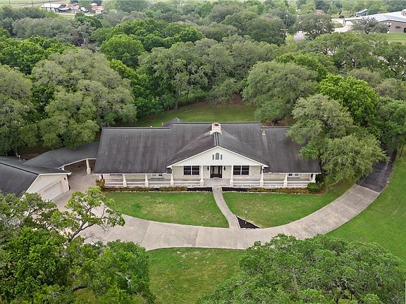 3rd image of 108 Memorial Dr