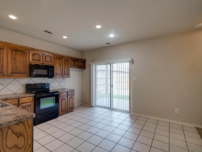 10860 Hawks Landing Rd — Photo 11