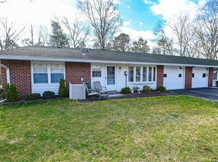 211 Woodbridge Dr UNIT B, Ridge, NY 11961