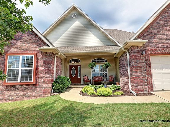 3rd image of 3804 SW Greyhawk Dr
