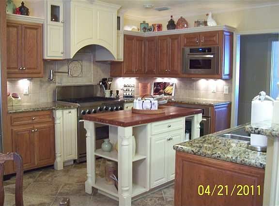 5th image of 320 McNee Dr