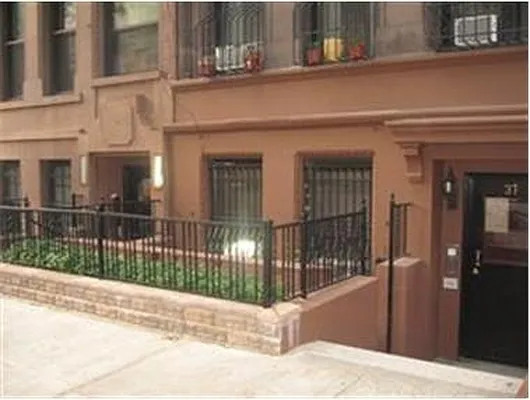 Rented by Douglas Elliman | media 4