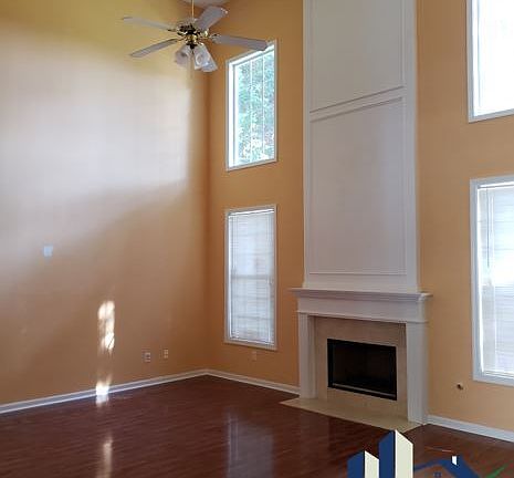 4th image of 550 Lazy Willow Ln