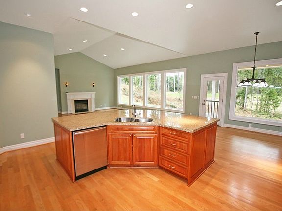 4th image of 22805 Acrewood Pl NE