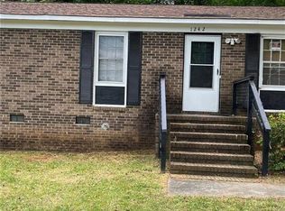 1242 Woodbriar Ave, Greensboro, NC 27405