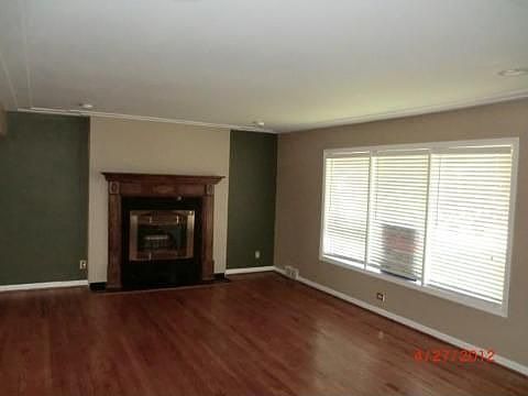 4th image of 23200 Middlesex St