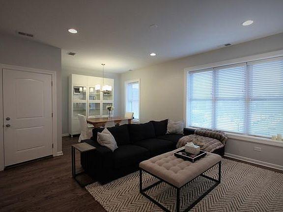 2nd image of 1441 W Grand Ave #2