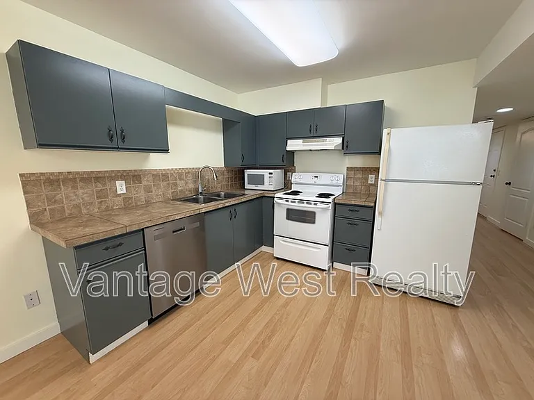 3065B Lakeview Cove Rd — Photo 1