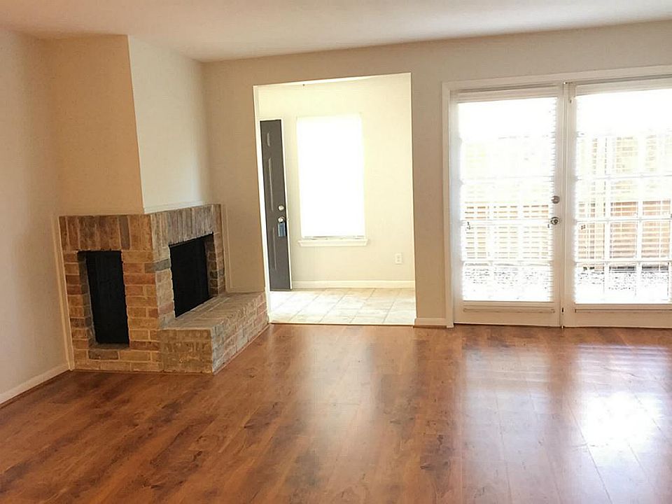1st image of 10555 Turtlewood Ct Unit 204