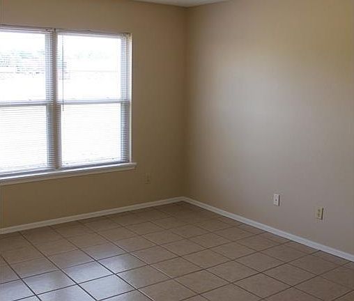 5th image of 1318 W Centennial Dr APT 8