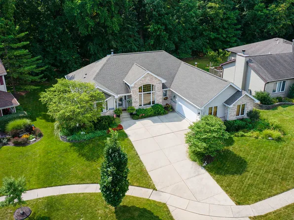 3310 Crazy Horse Dr, New Lenox, IL 60451