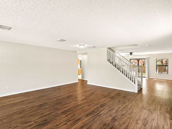 2nd image of 11826 Brandon Oaks