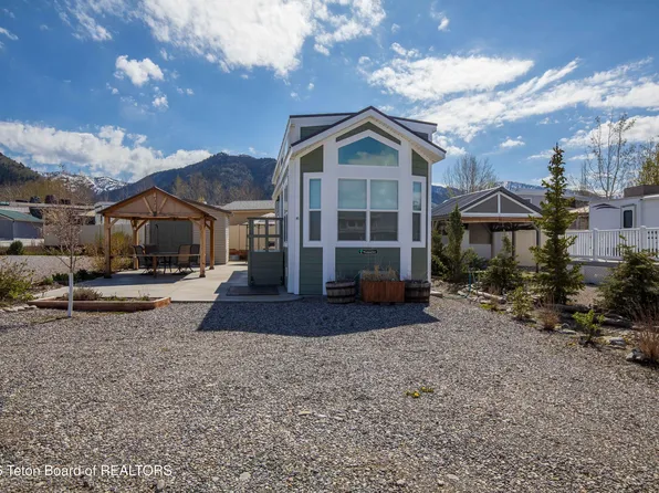 739 Whiffle Tree Dr, Thayne, WY 83127