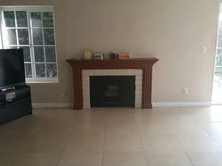 283 S Foley Pl — Photo 4