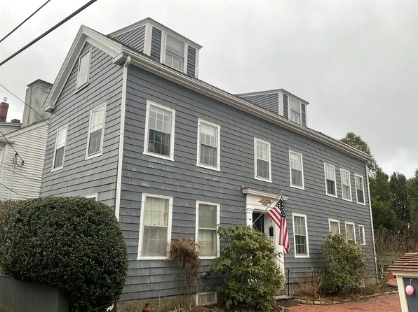 13 Darling St Floor 2, Marblehead, MA 01945