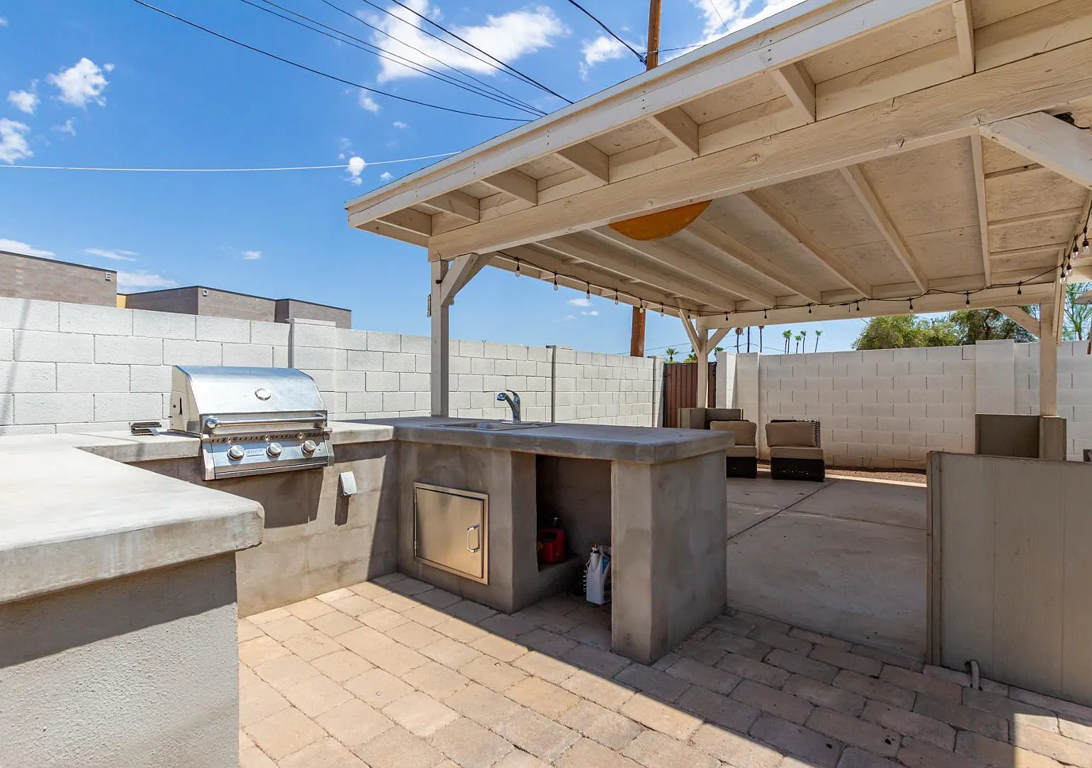 5 bed, 4.5 bath, 2100 sqft, $3,800 — Photo 4