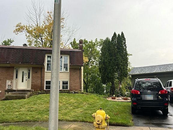 2nd image of 9 Dorchester Ct