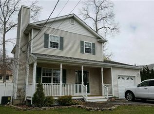 15 Calverton Rd, Sound Beach, NY 11789