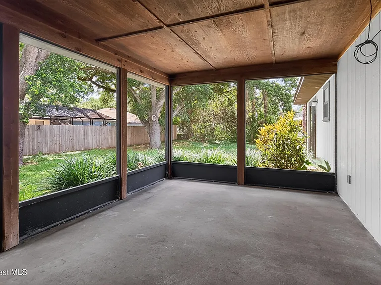 1141 Mast Ct SE — Photo 4