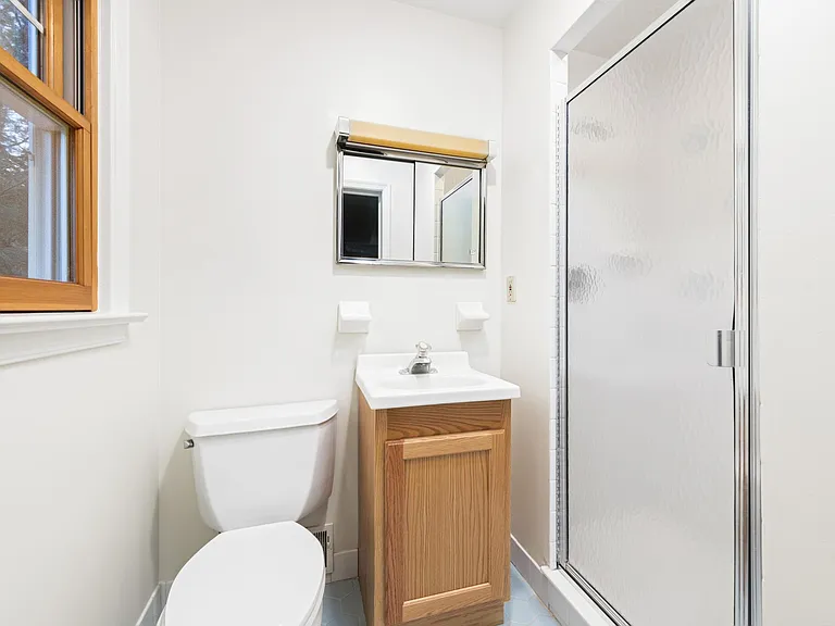 901 Academy Ln — Photo 22