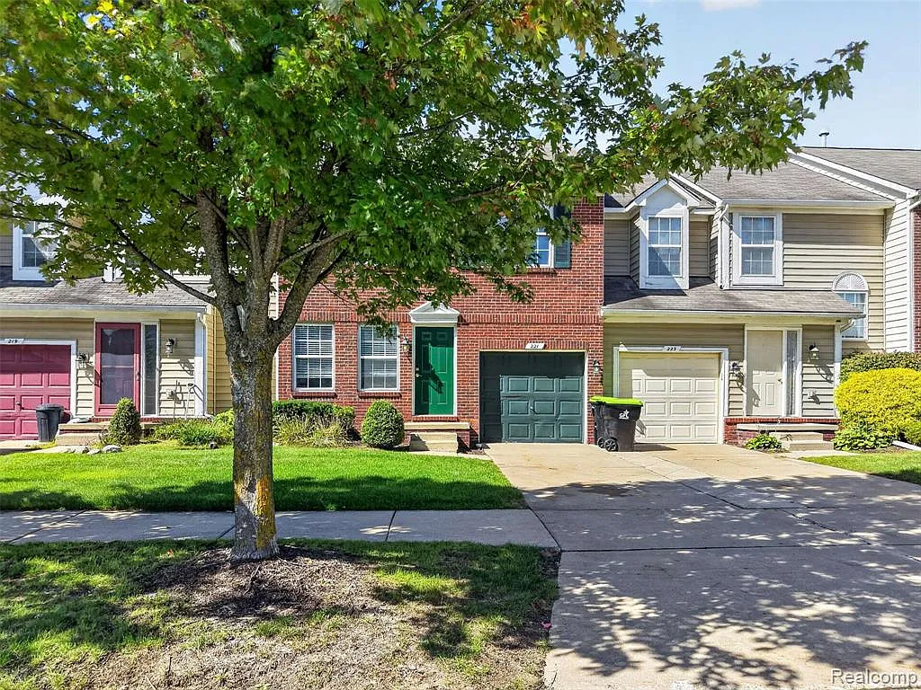 3 bed, 2.5 bath, 1401 sqft, $2,000 — Photo 1