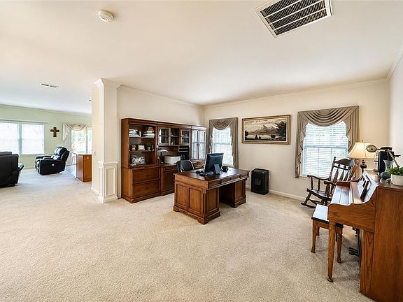 4th image of 2757 Terrwood Dr E