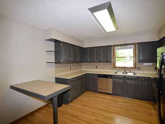 4th image of 216 Chateaugay Dr