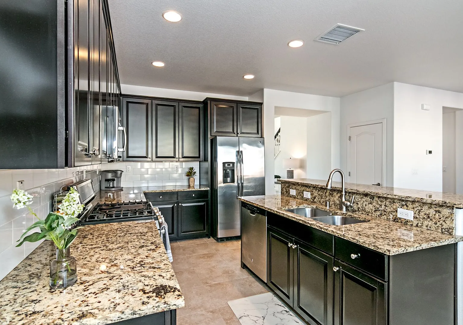 Fully Furnished Damonte Ranch Gem Includes Utilities — Photo 4