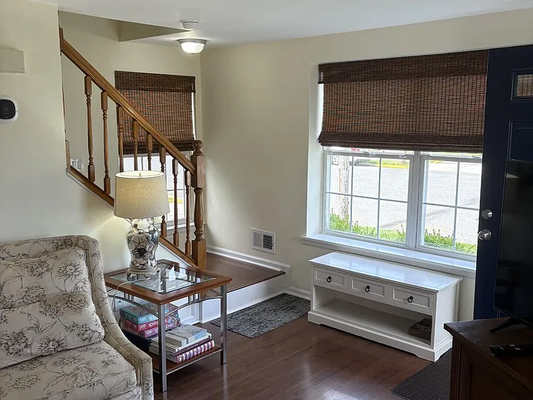 520 3rd Ave — Photo 3