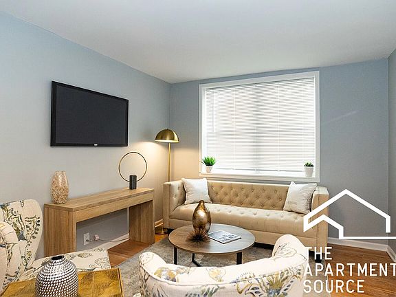 2nd image of 3731 N Clifton Ave #1F