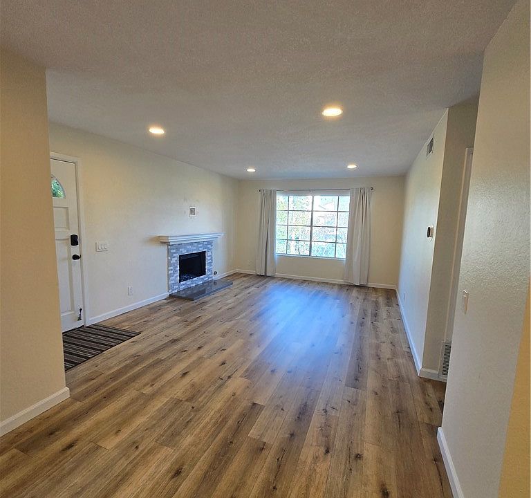 1st image of 22 Exeter #23