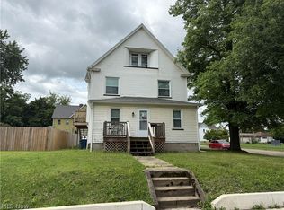 216 Elm St, Struthers, OH 44471
