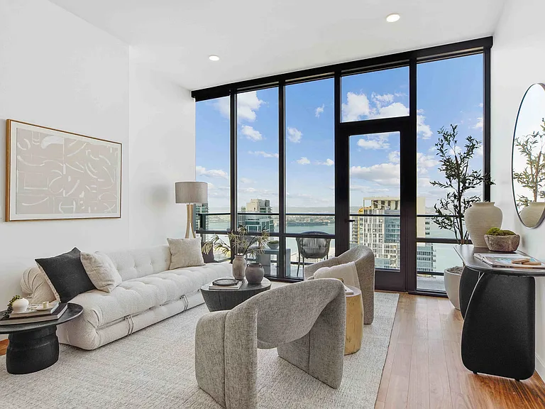 Shoootin-14-TheLindley-Penthouse-LivingRoom-3