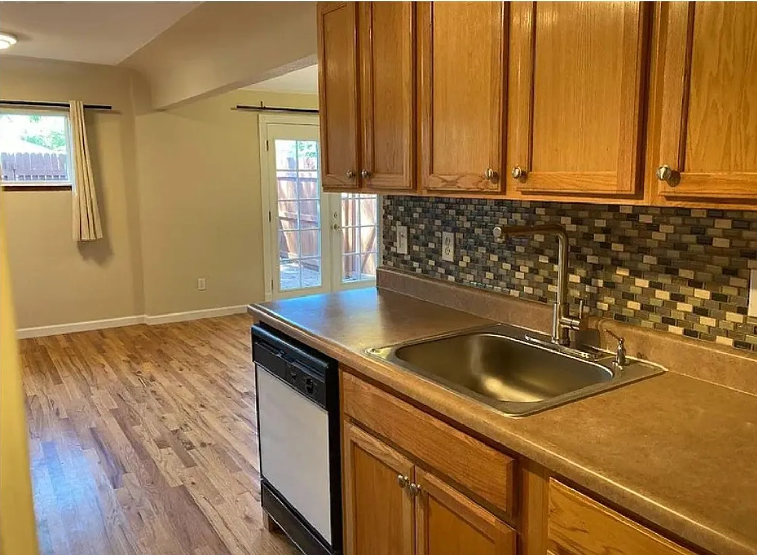 1409 N Jasmine St. 2 bd 1 ba 705 sq ft $1895 — Photo 3